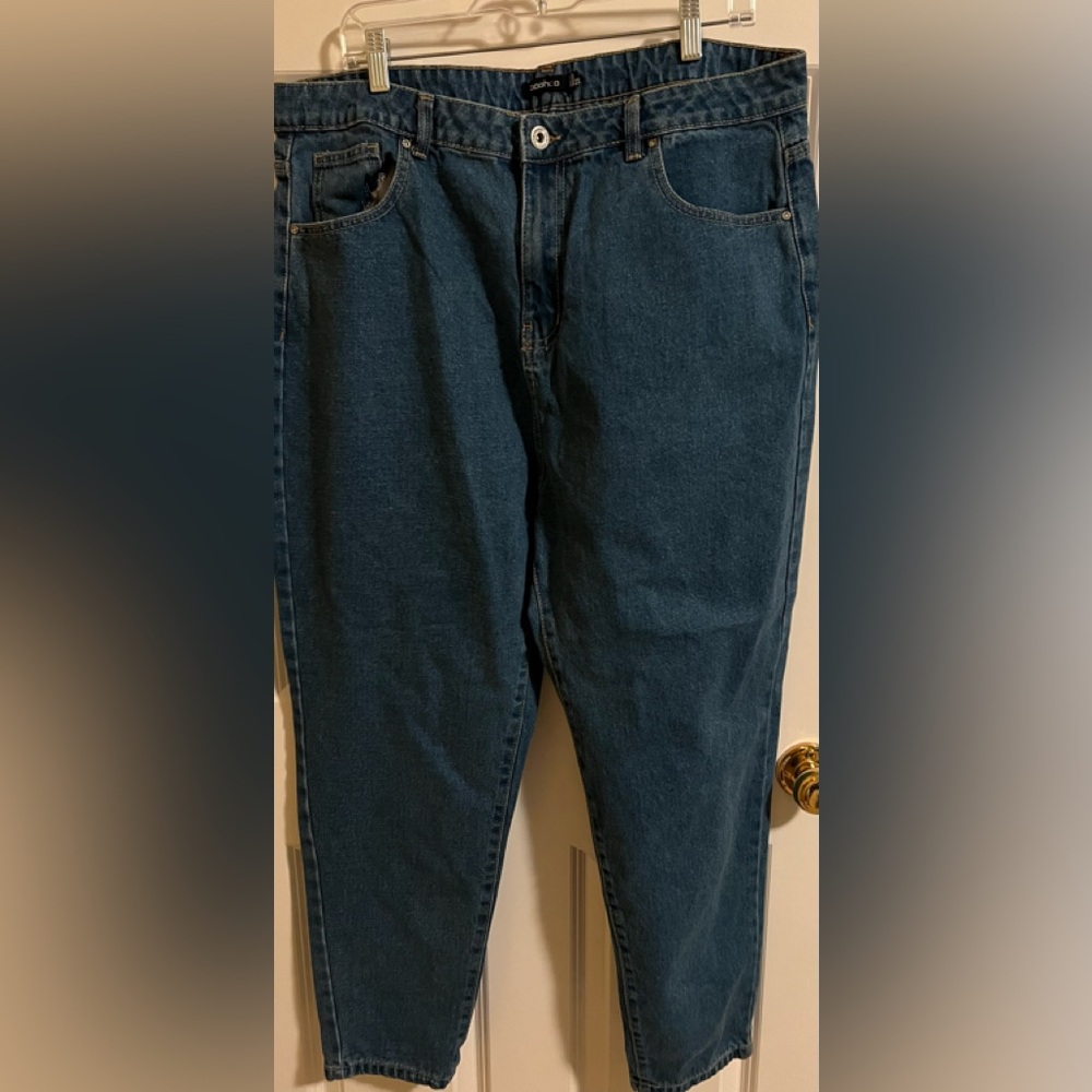 NWOT boohoo jeans. Size 14
